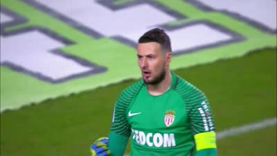 本泽马评选历史最佳阵容：（本泽马评出心目中历史最佳阵容）