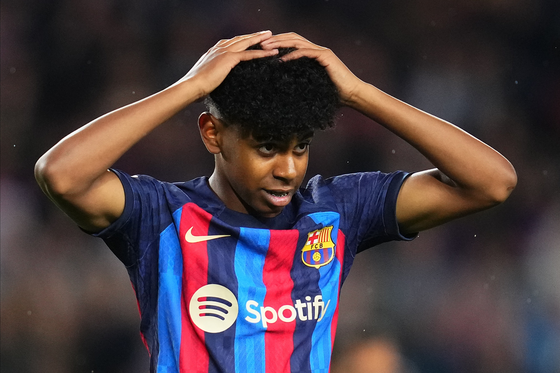 记者：申花队已于昨晚返回上海，迎来5天假期进行休整（记者：申花昨夜回沪，将休整五天）